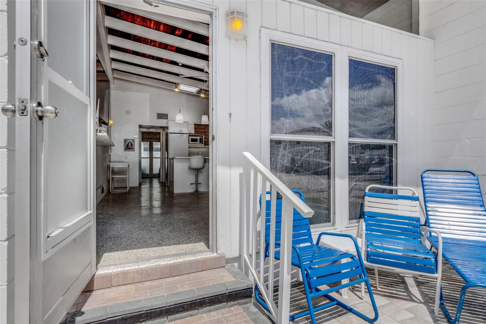 SEA CREST APTS - Residential
