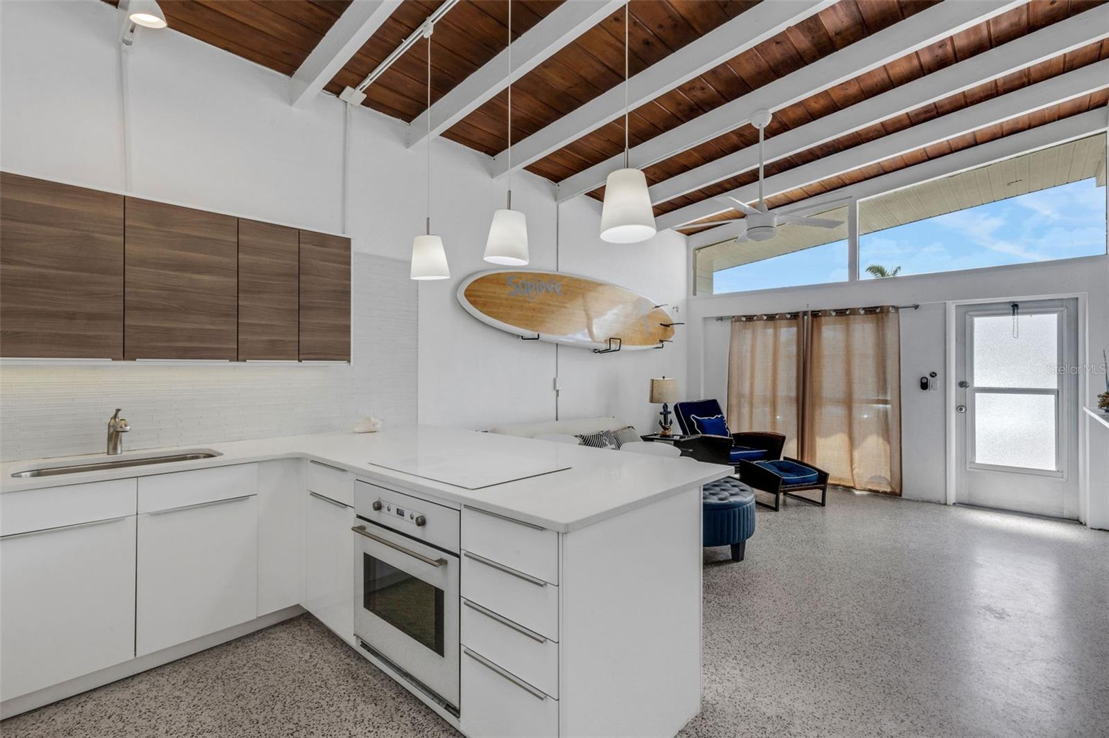 SEA CREST APTS - Residential