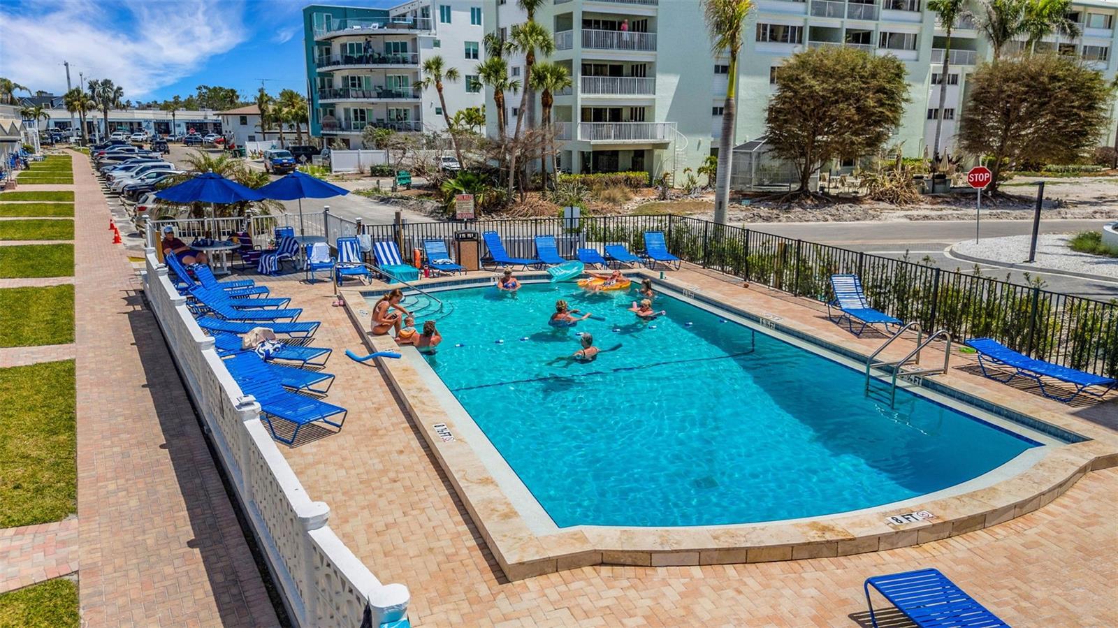 SEA CREST APTS - Residential