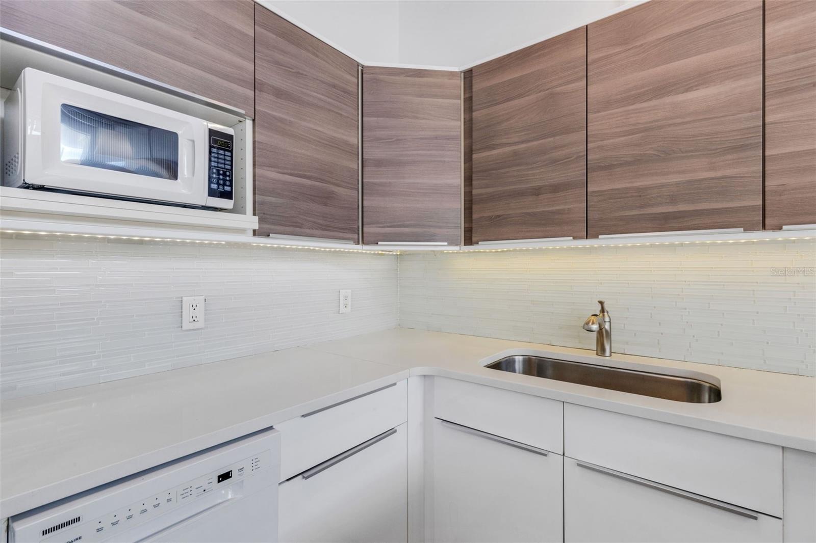 SEA CREST APTS - Residential