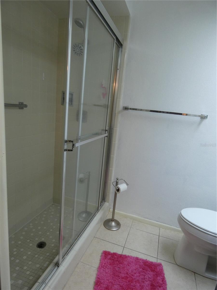 DOLLAR LAKE VILLAGE CONDO 01 - Residential