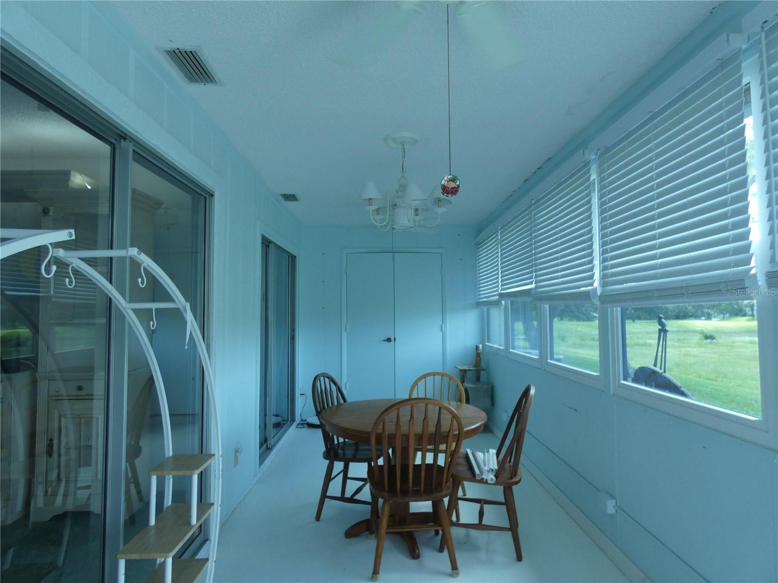 DOLLAR LAKE VILLAGE CONDO 01 - Residential