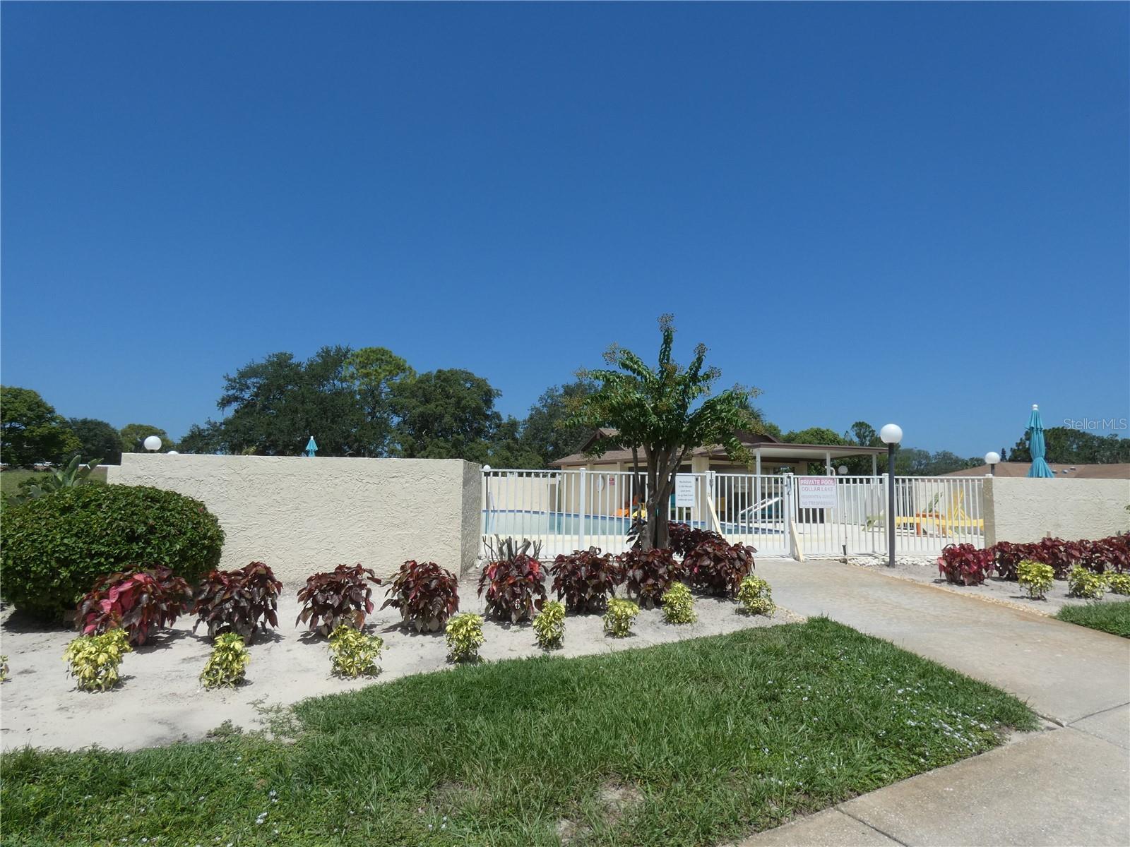 DOLLAR LAKE VILLAGE CONDO 01 - Residential