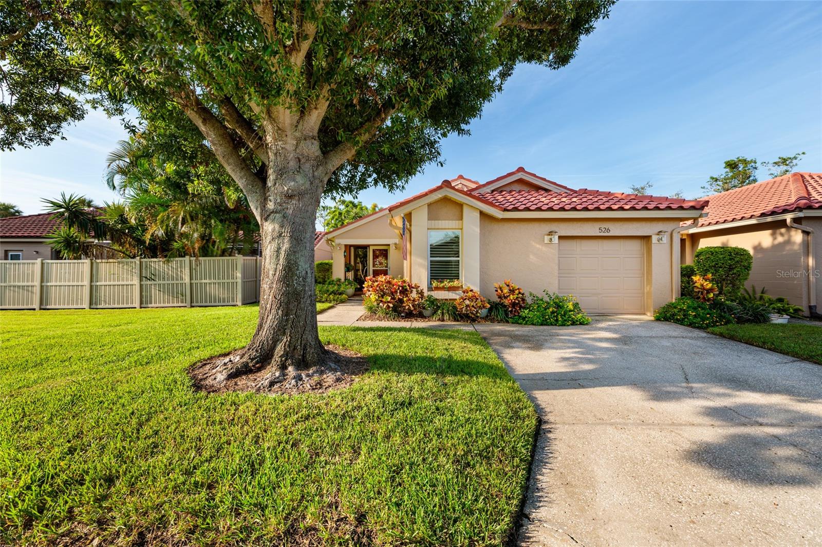 526 ST TROPEZ CIRCLE NE
