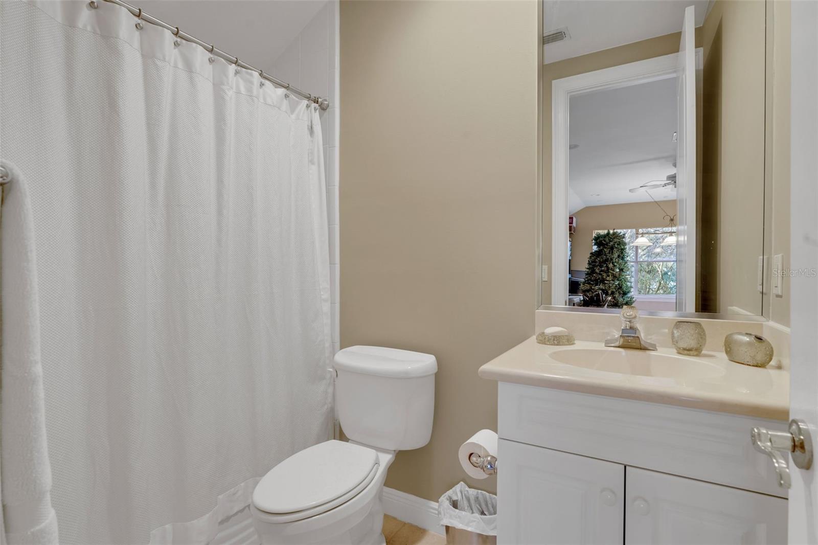 ALAQUA LAKES - Residential