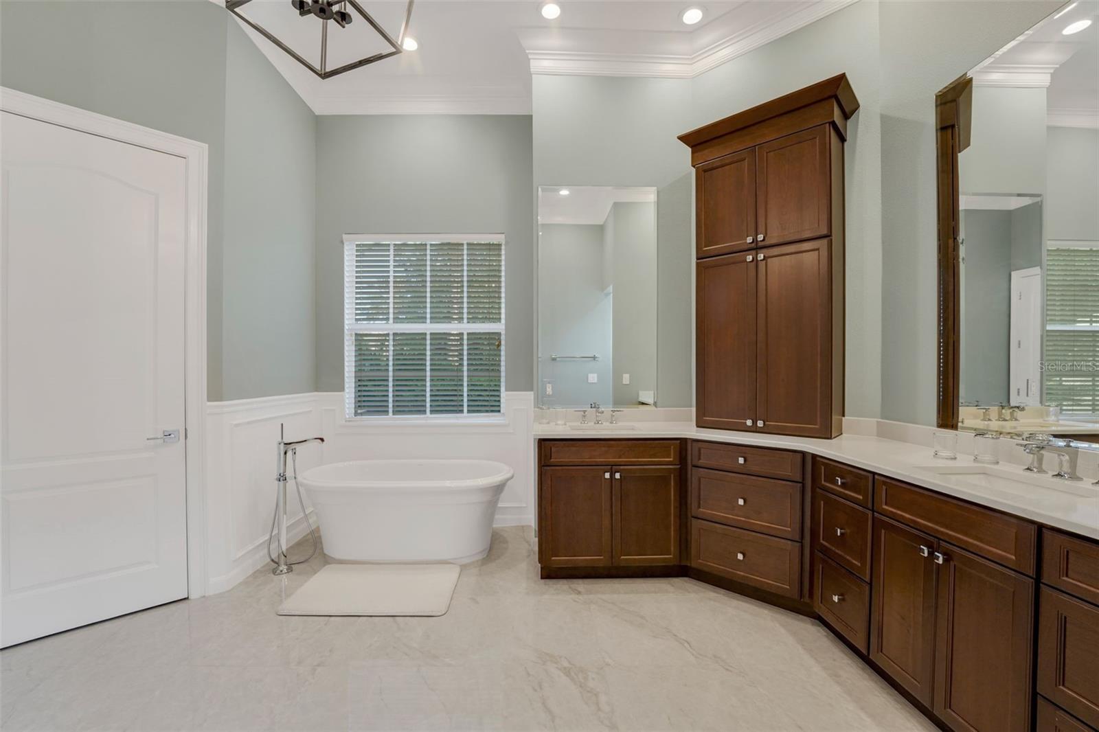 ALAQUA LAKES - Residential