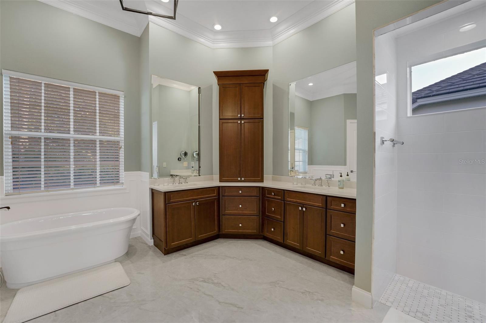 ALAQUA LAKES - Residential