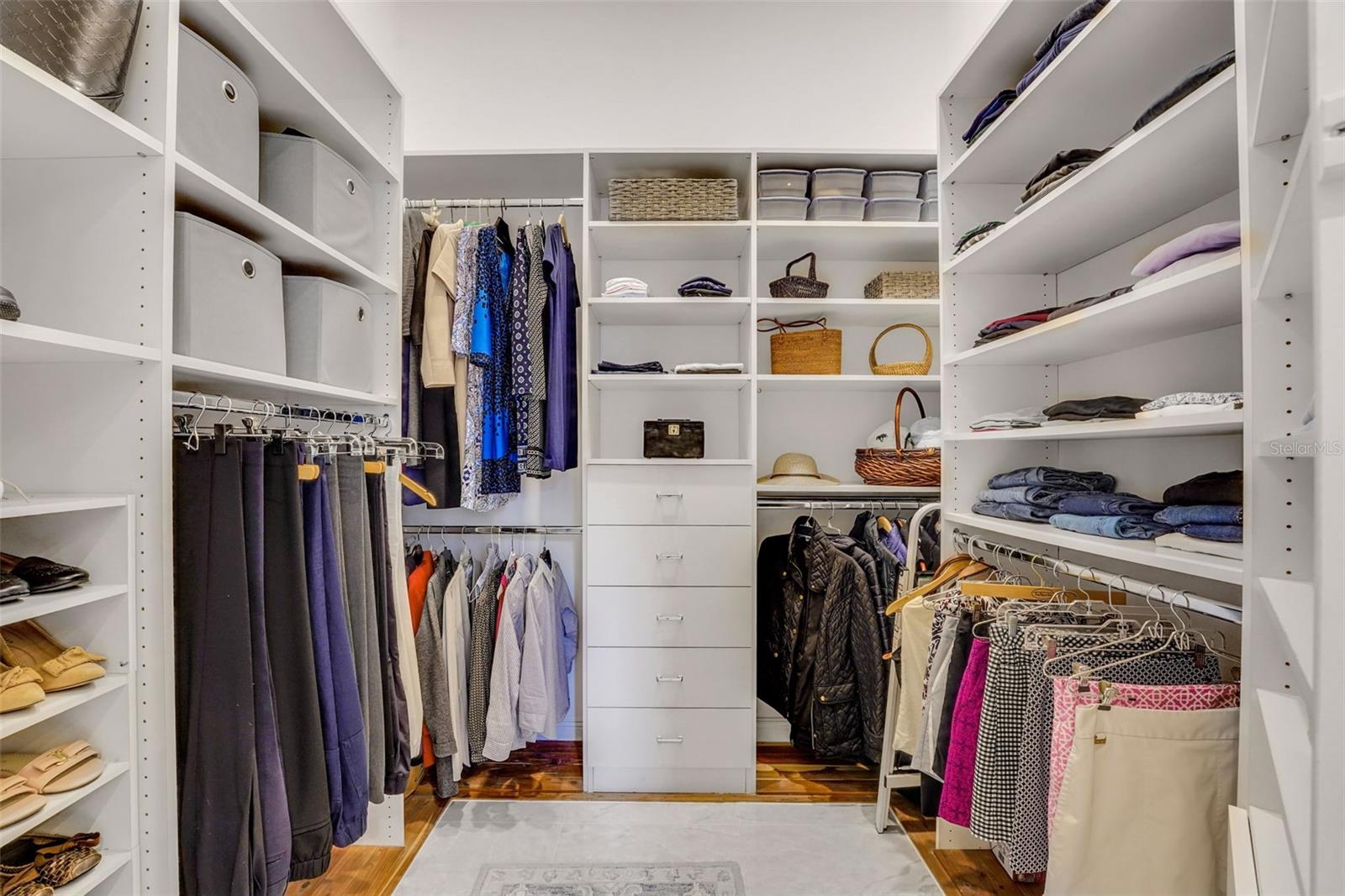 ALAQUA LAKES - Residential