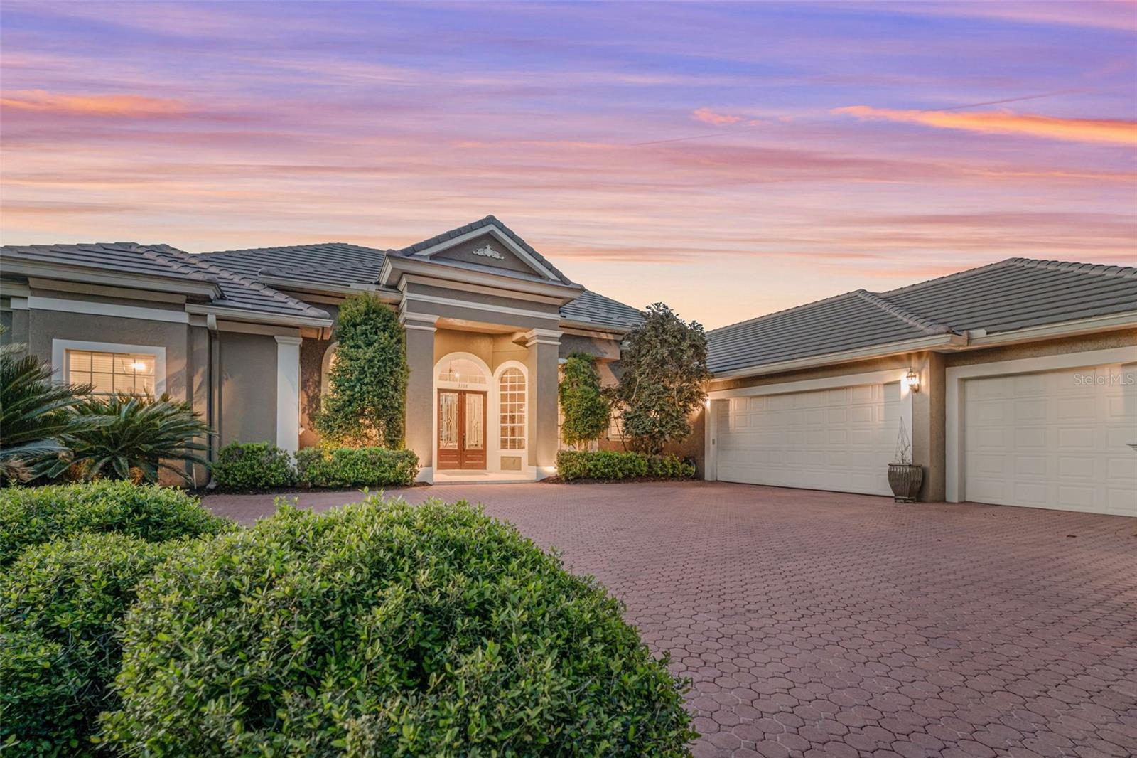 ALAQUA LAKES - Residential