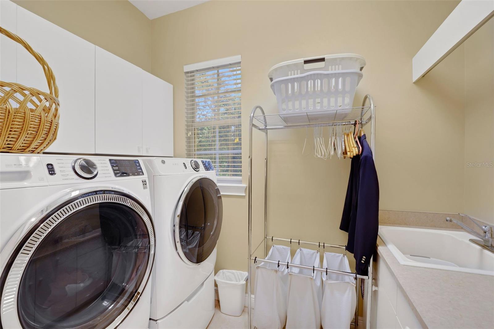 ALAQUA LAKES - Residential