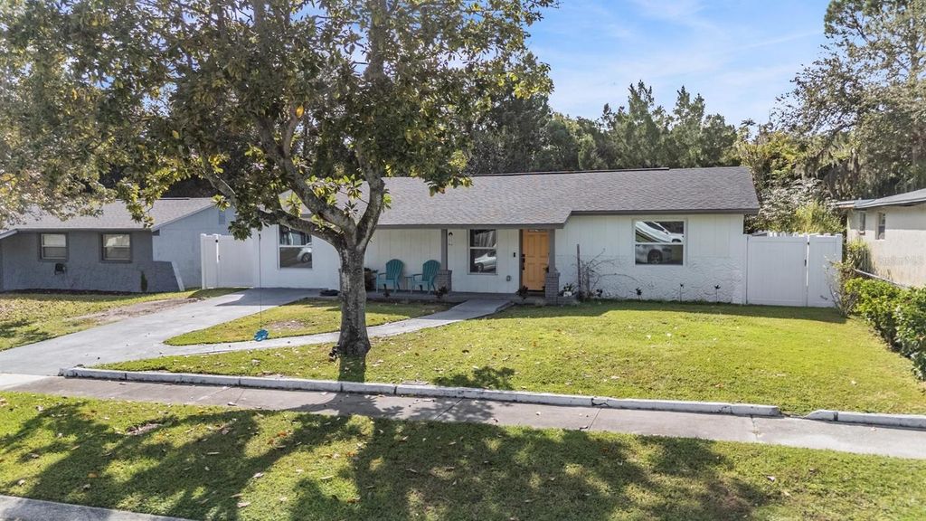 Photo of 1116 Beachwood Avenue, Clearwater, FL 33759 (MLS # TB8433204)