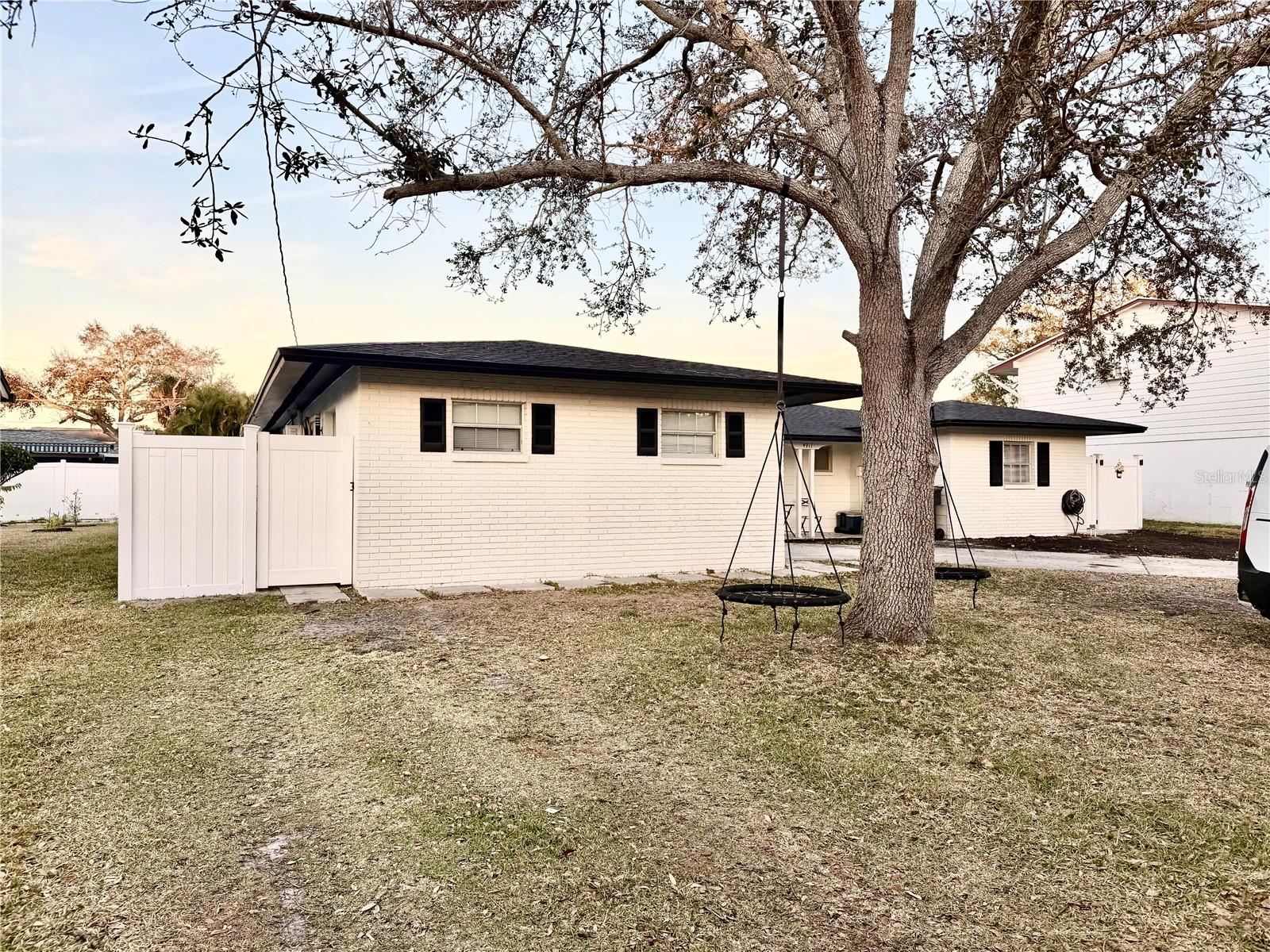 4911 SHETLAND AVENUE