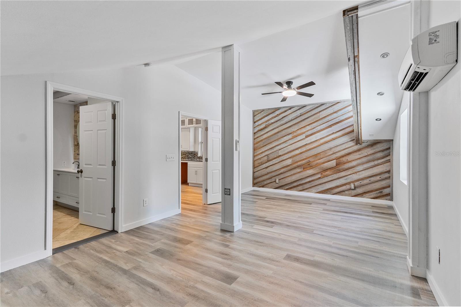 SUWANNEE RIVER HILLCREST - Residential