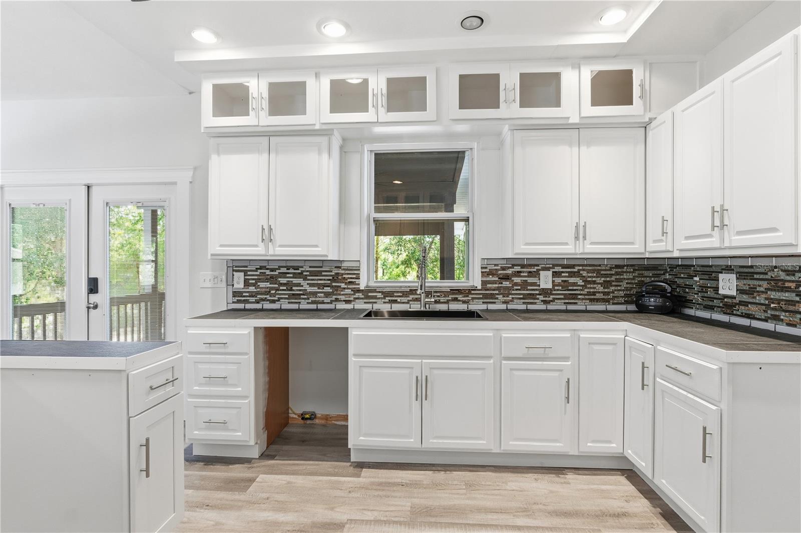 SUWANNEE RIVER HILLCREST - Residential