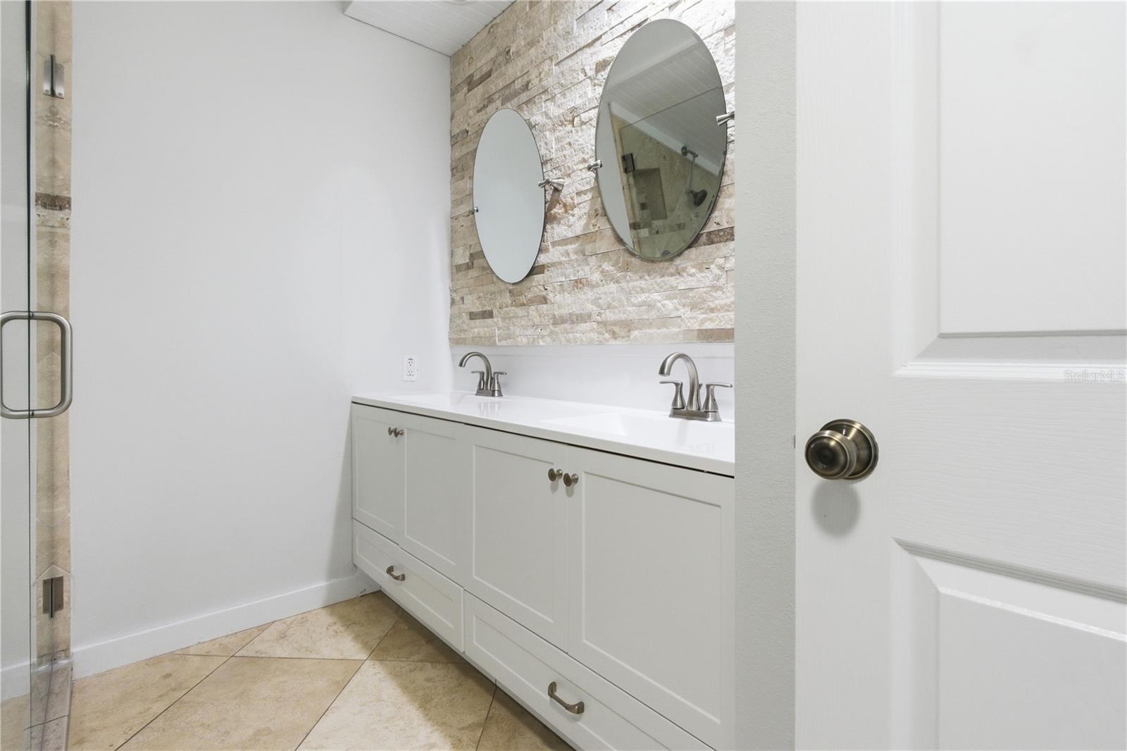 SUWANNEE RIVER HILLCREST - Residential