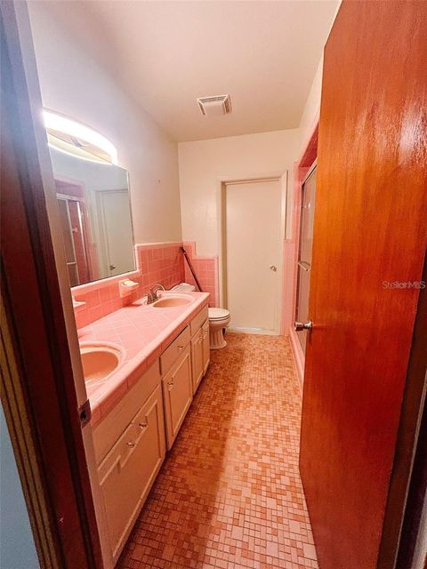 Tiny photo for 183 E Lakeview Street, Umatilla, FL 32784 (MLS # G5100238)