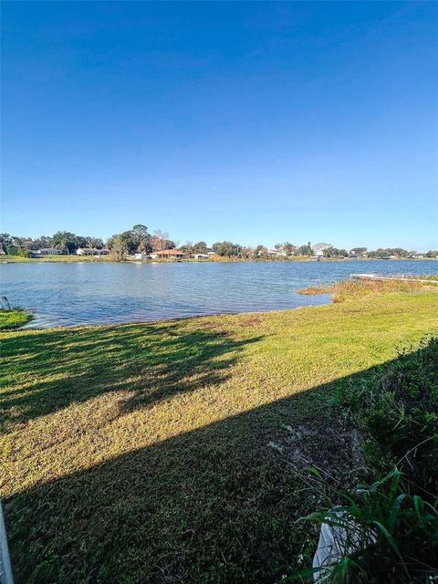 Tiny photo for 183 E Lakeview Street, Umatilla, FL 32784 (MLS # G5100238)
