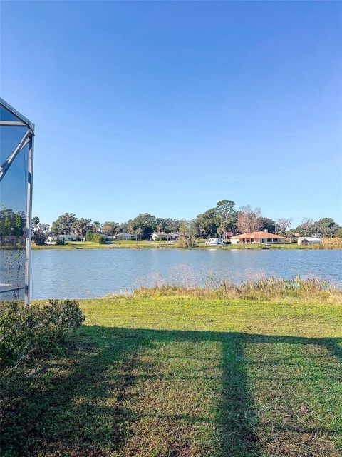 Tiny photo for 183 E Lakeview Street, Umatilla, FL 32784 (MLS # G5100238)