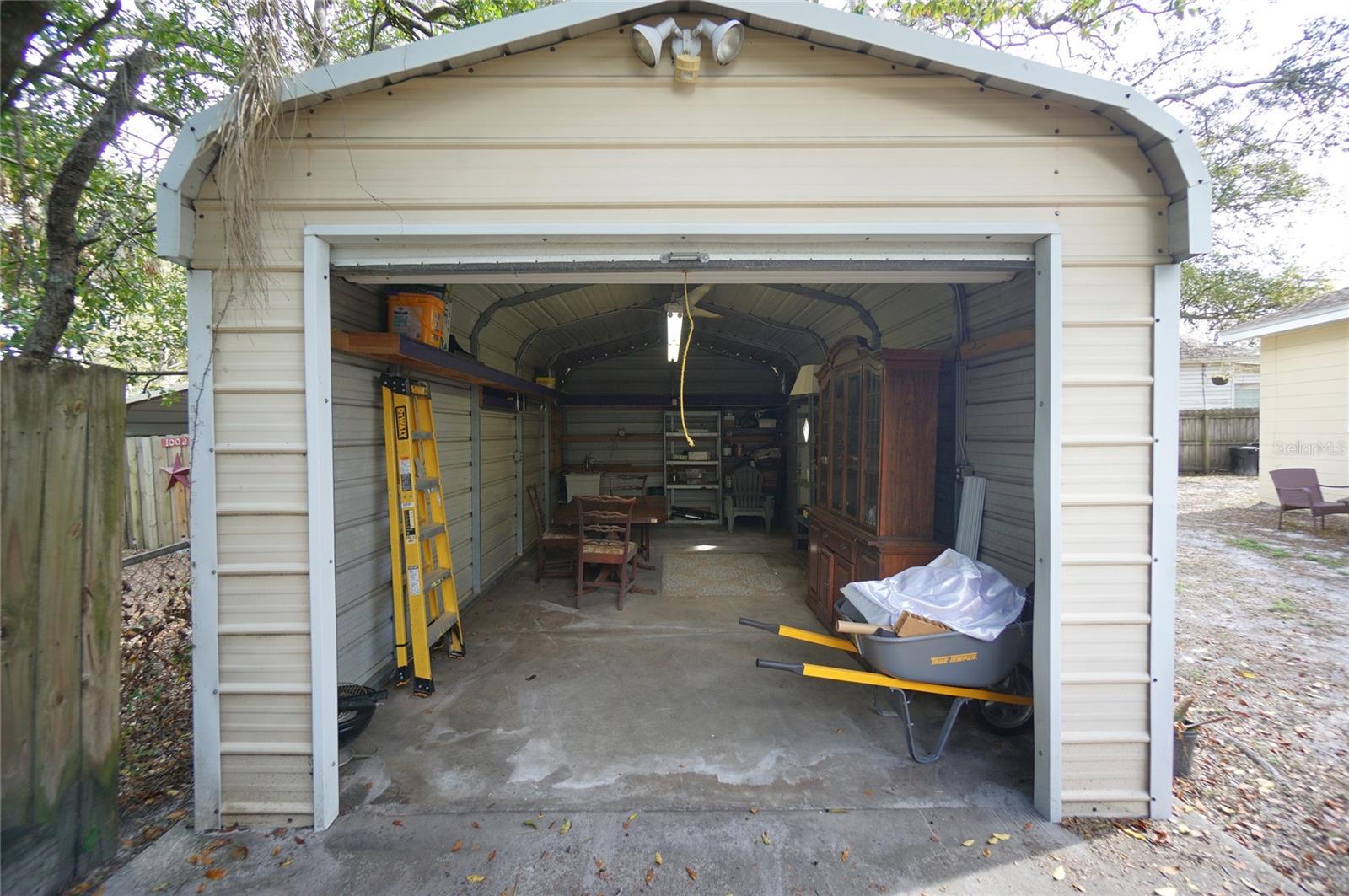 RIVERSIDE ESTATES - Residential Lease