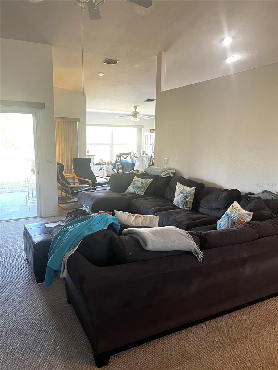 328 BAYTREE DRIVE