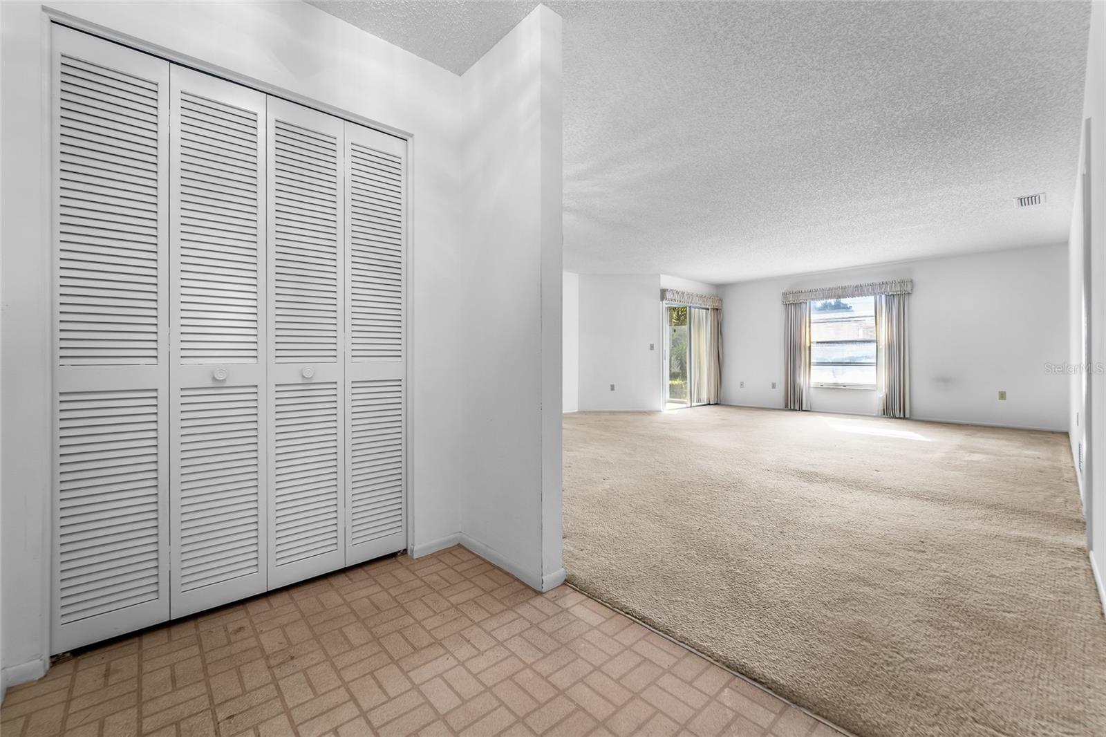 4299 OAKHURST CIRCLE E 3052