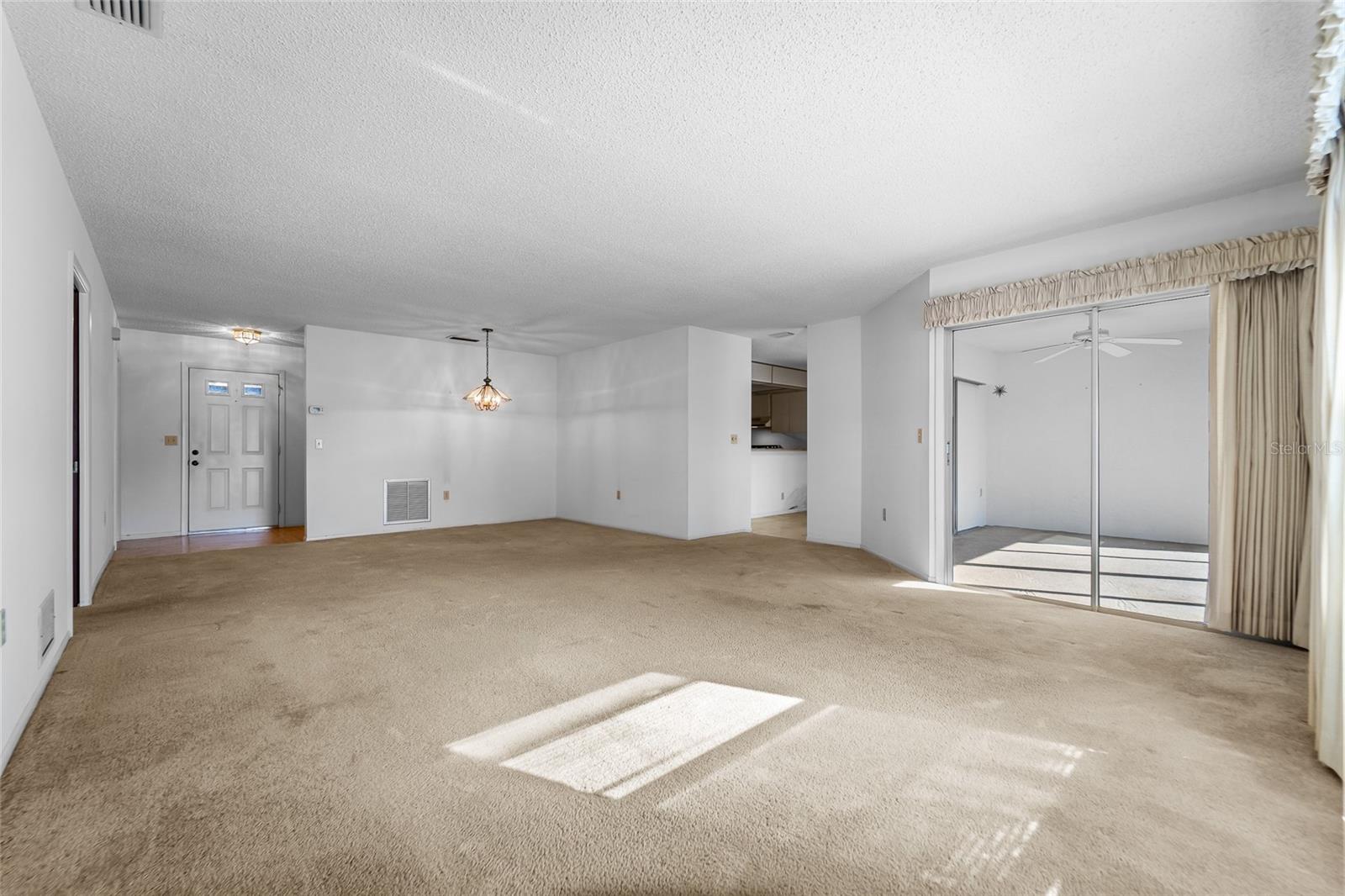 4299 OAKHURST CIRCLE E 3052