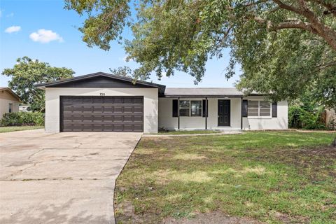 Photo of 720 Everglades Court, Titusville, FL 32780 (MLS # O6346785) Photo of 720 Everglades Court, Titusville, FL 32780 (MLS # O6346785)