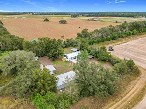 A home in DUNNELLON