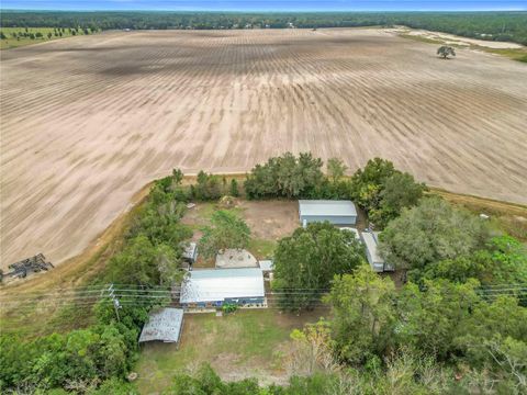 A home in DUNNELLON