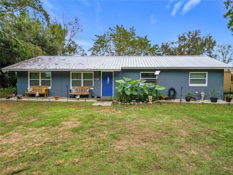 A home in DUNNELLON