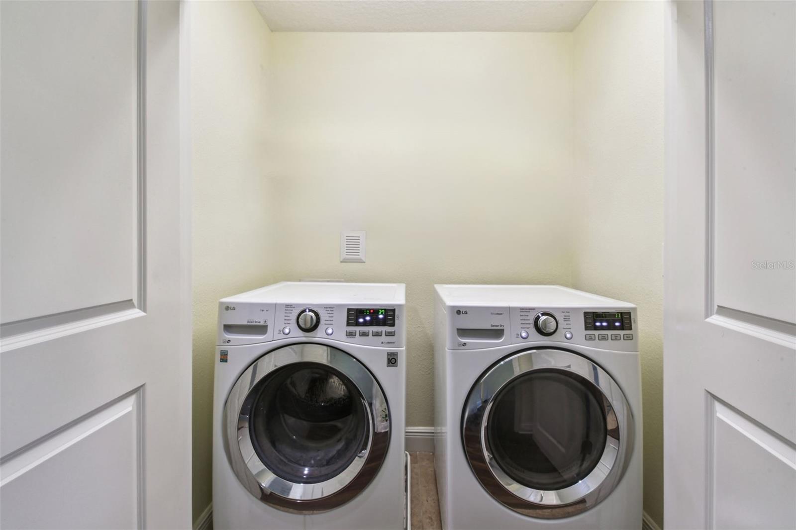 LAKESHORE PRESERVE - Residential