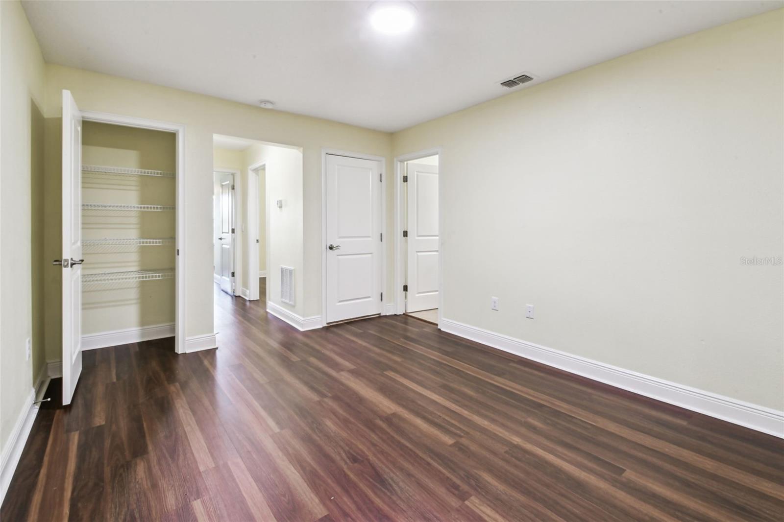 LAKESHORE PRESERVE - Residential