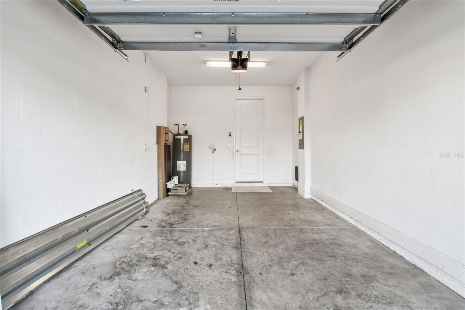 LAKESHORE PRESERVE - Residential