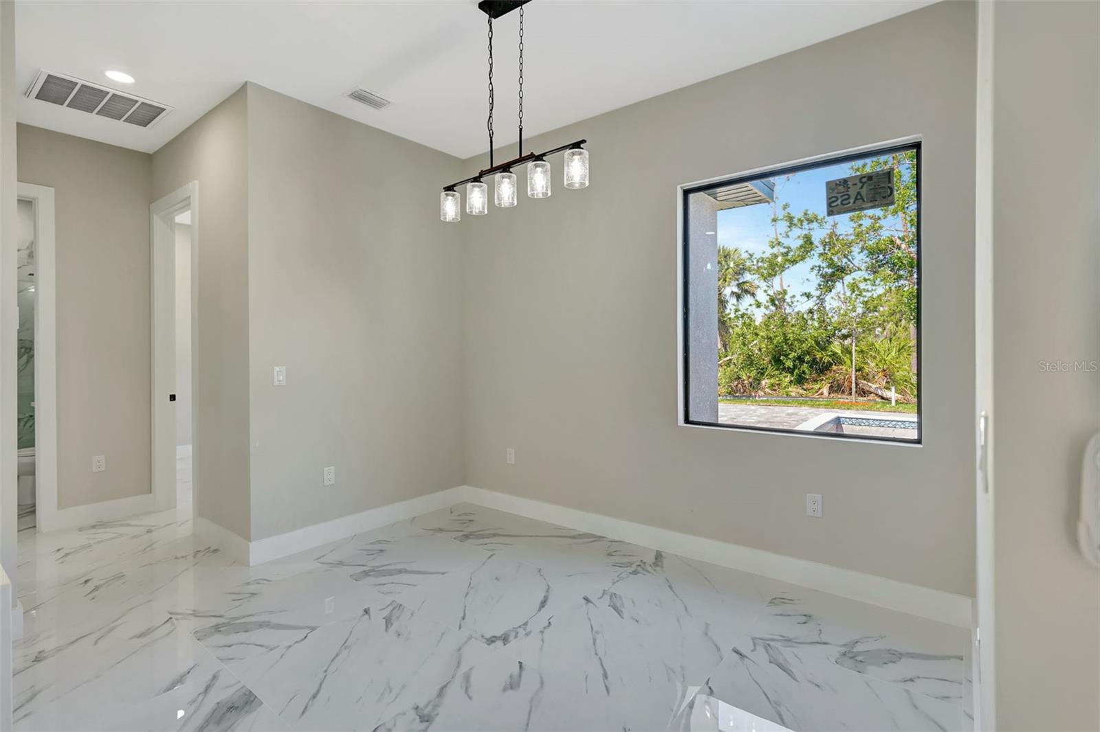 212 FAIRWAY ROAD