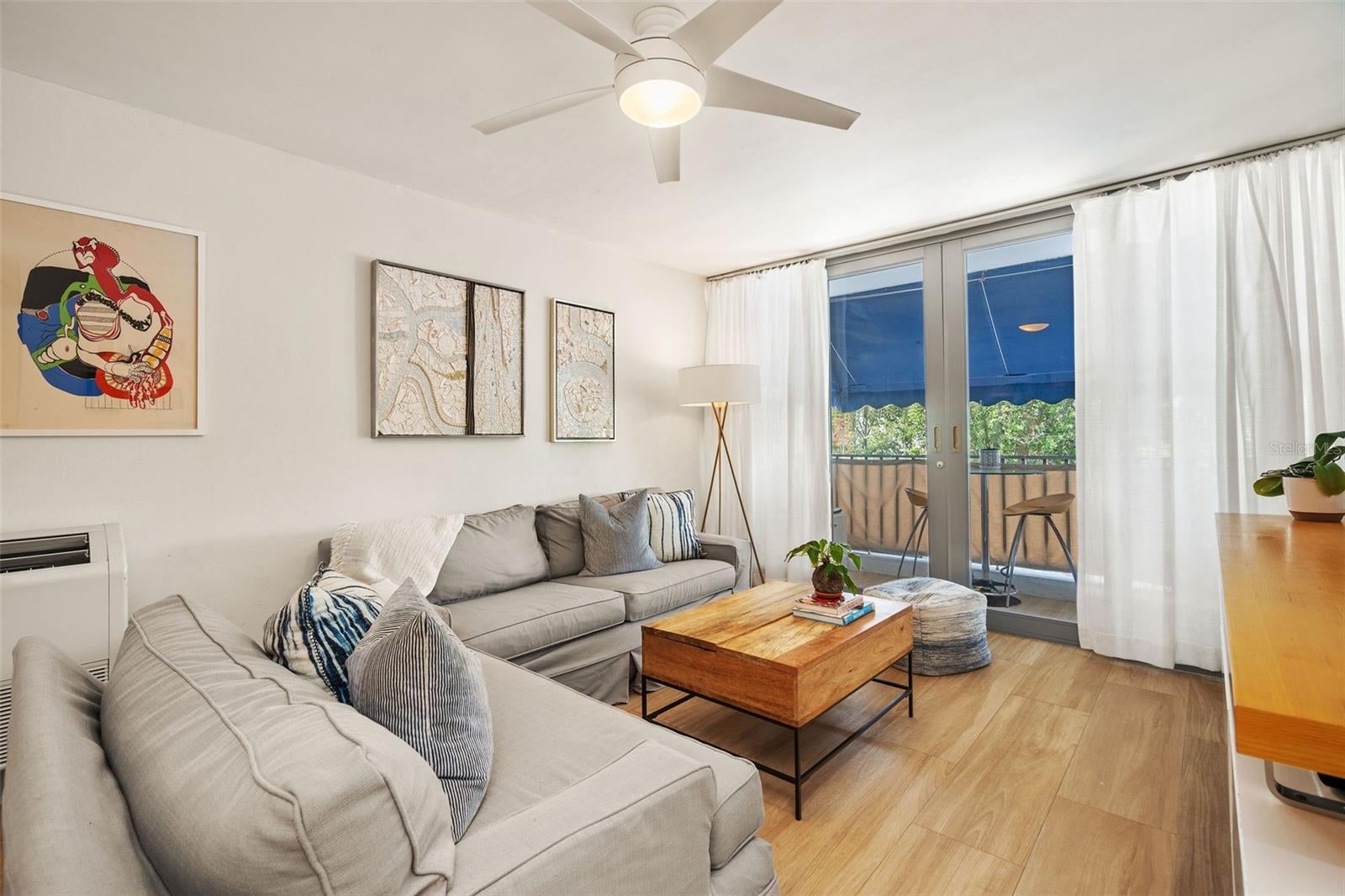 2305 LAUREL 207