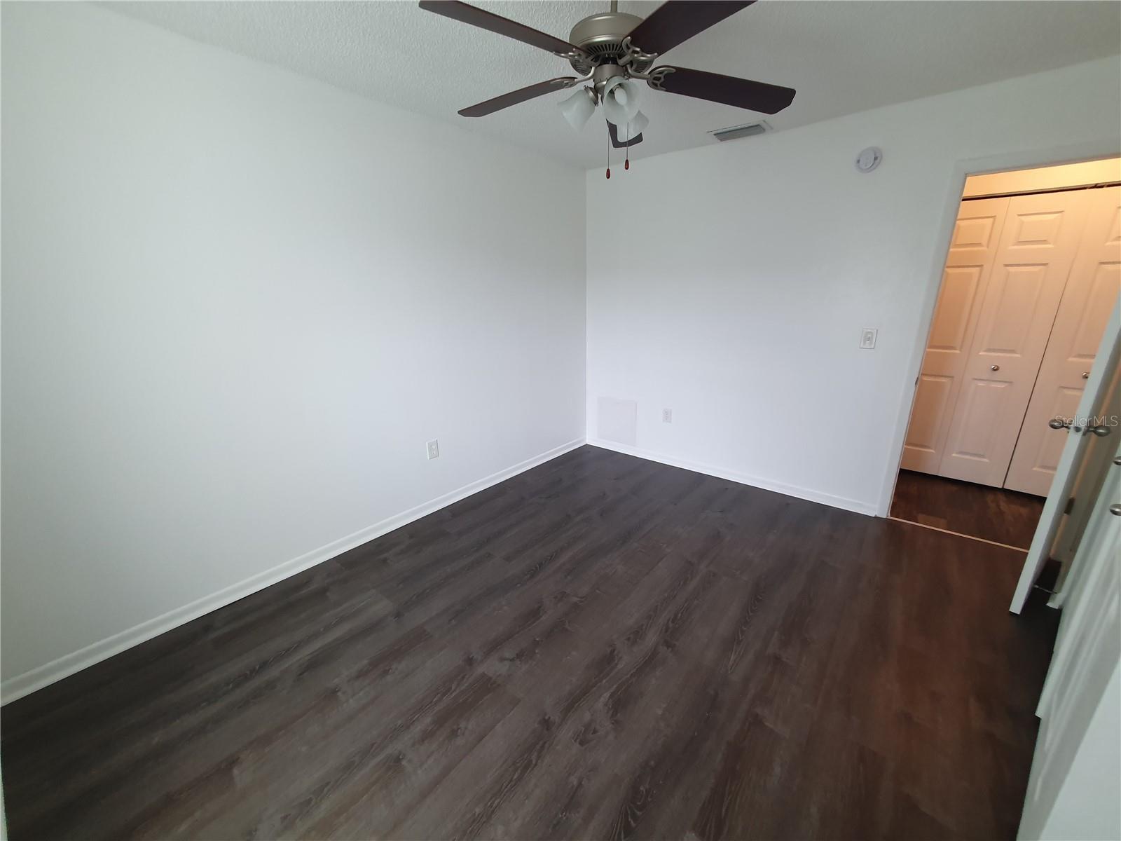 HIDDEN LAKE VILLAS - Residential Lease