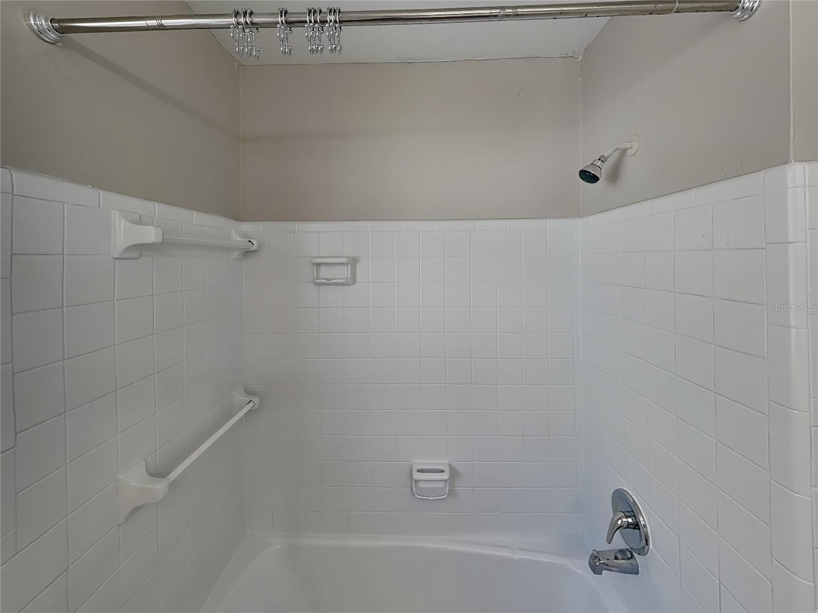 DELTONA LAKES UNIT 01 - Residential Lease