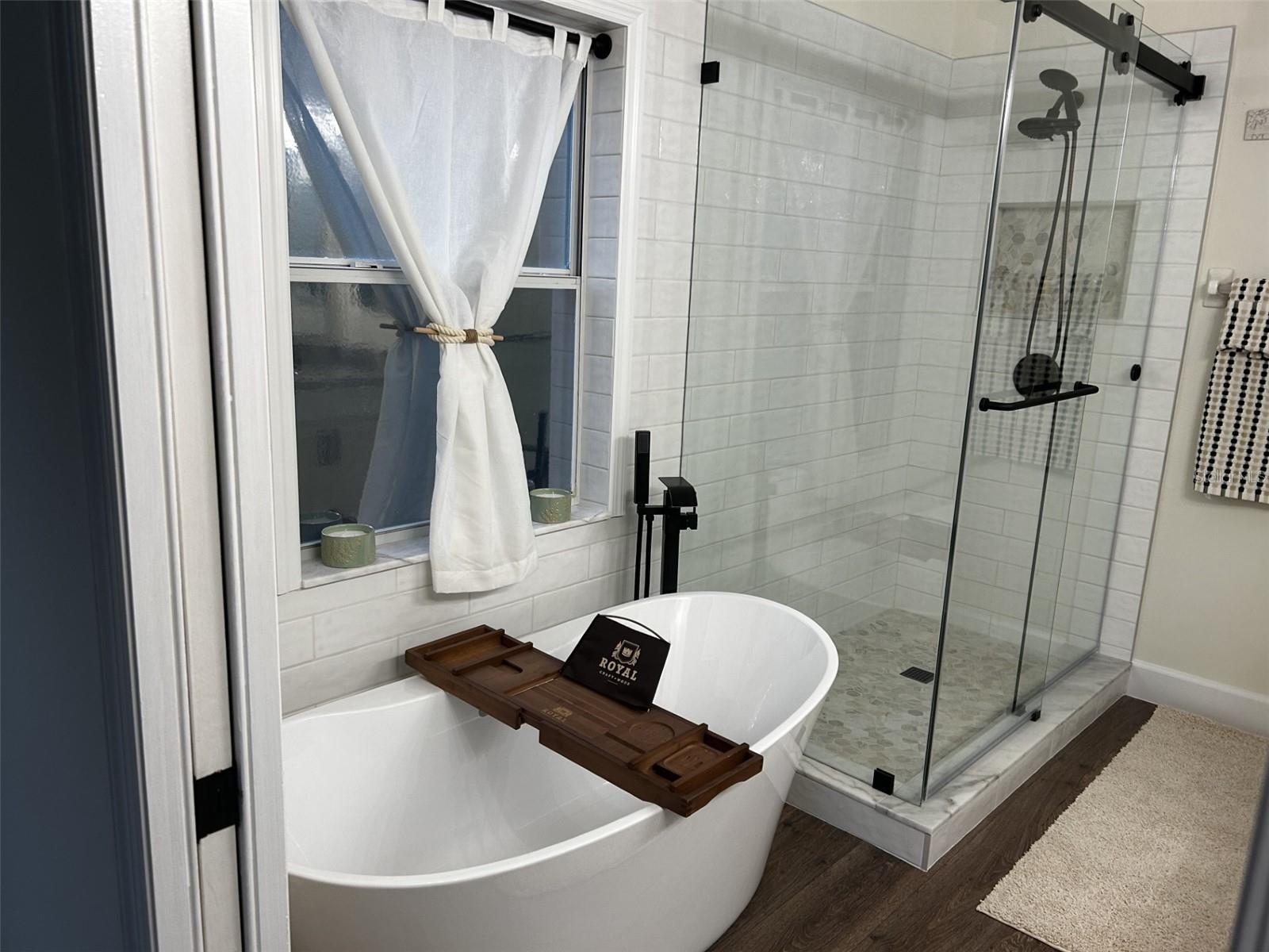 LAKE ROGERS ESTATES - Residential