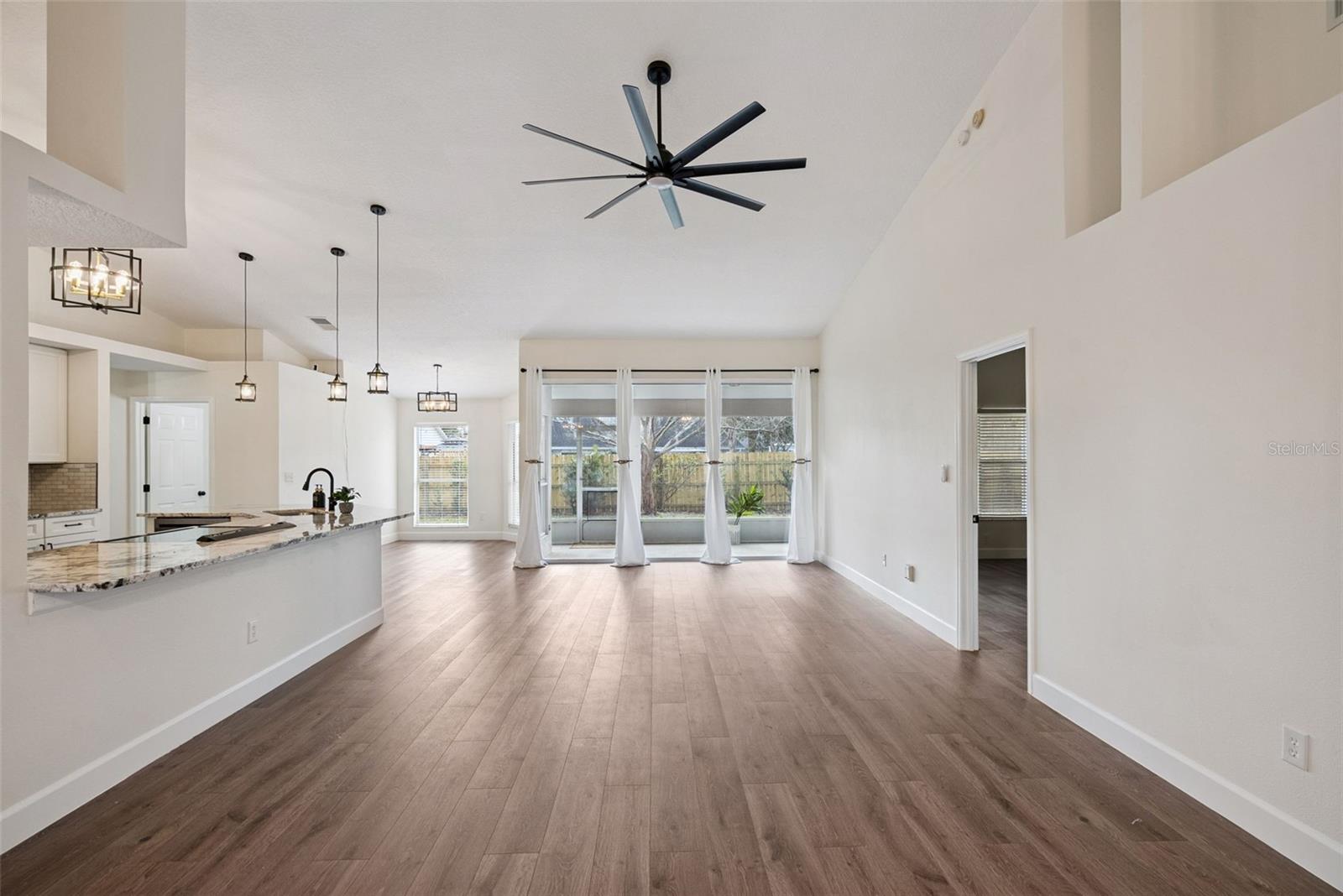 LAKE ROGERS ESTATES - Residential