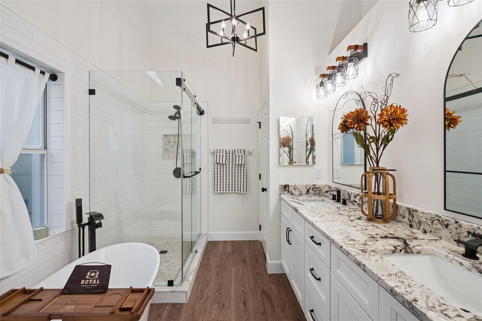 LAKE ROGERS ESTATES - Residential