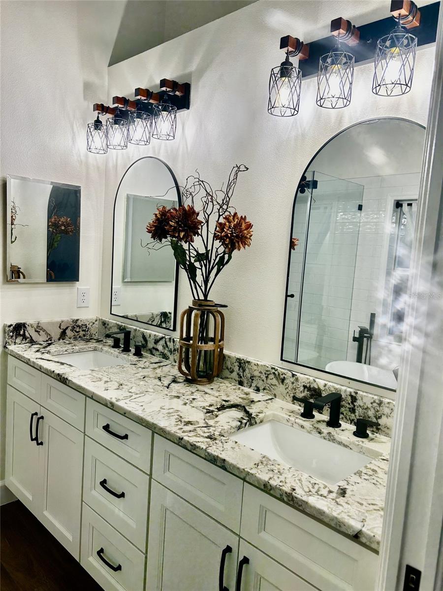 LAKE ROGERS ESTATES - Residential