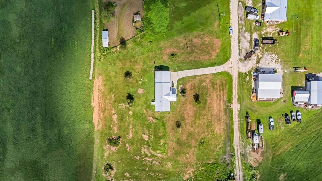 Photo of 12007 Old Lakeland Highway, Dade City, FL 33525 (MLS # TB8419011)