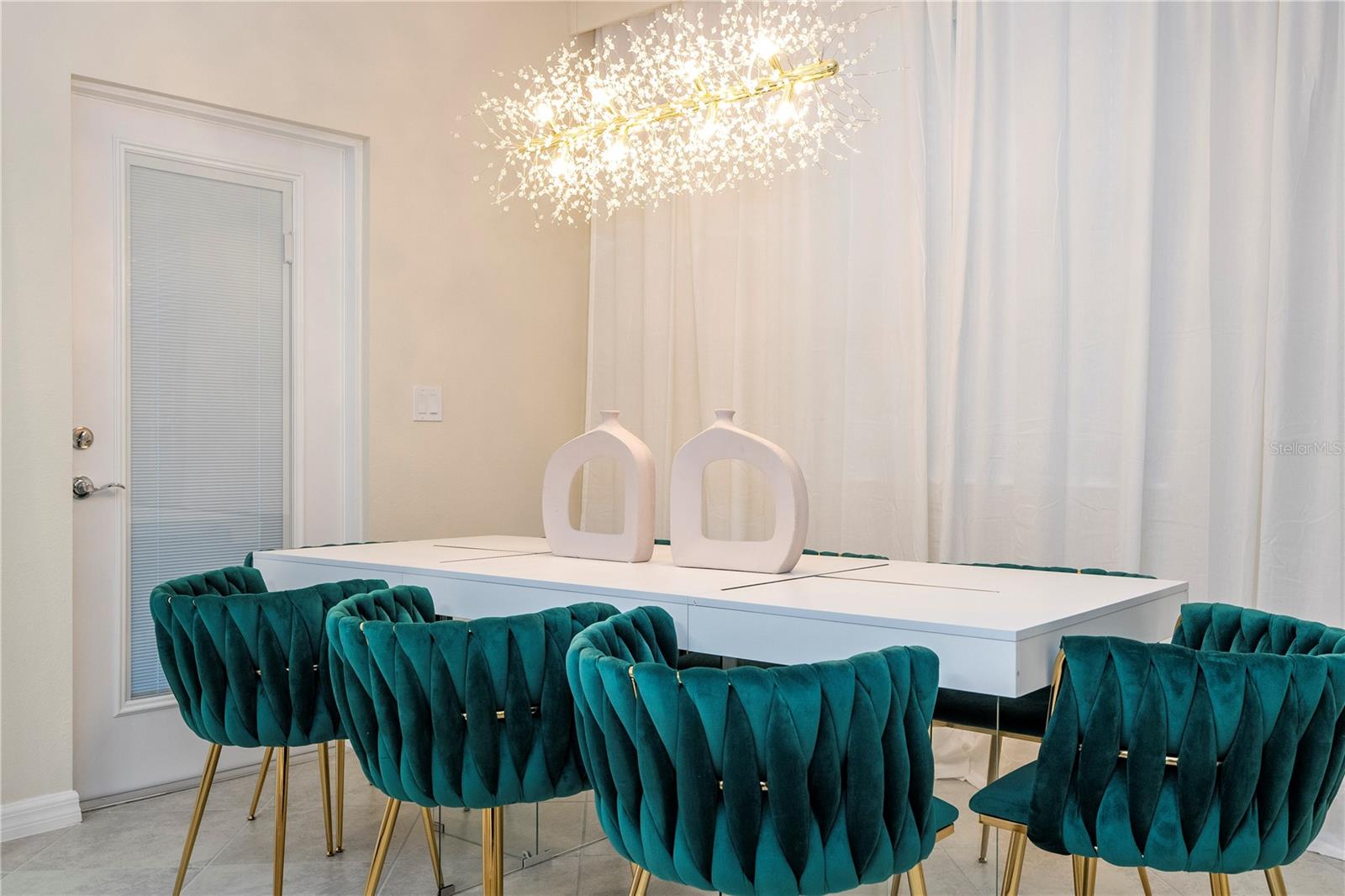 WINDSOR CAY - Residential