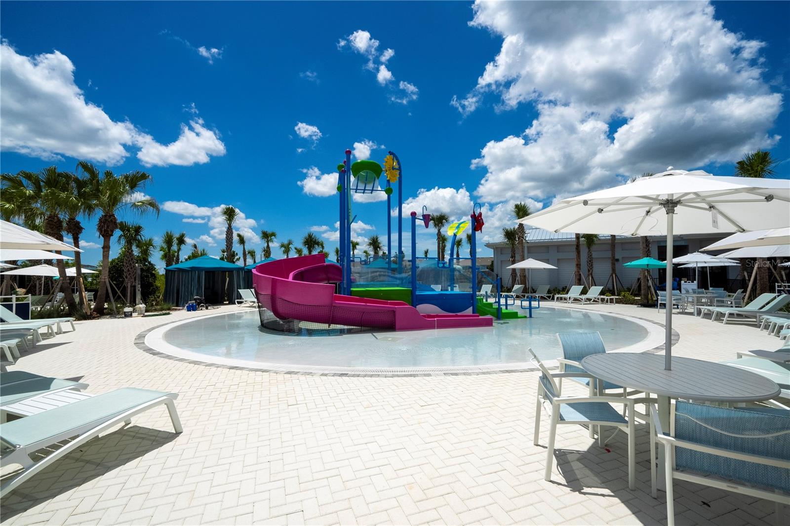 WINDSOR CAY - Residential