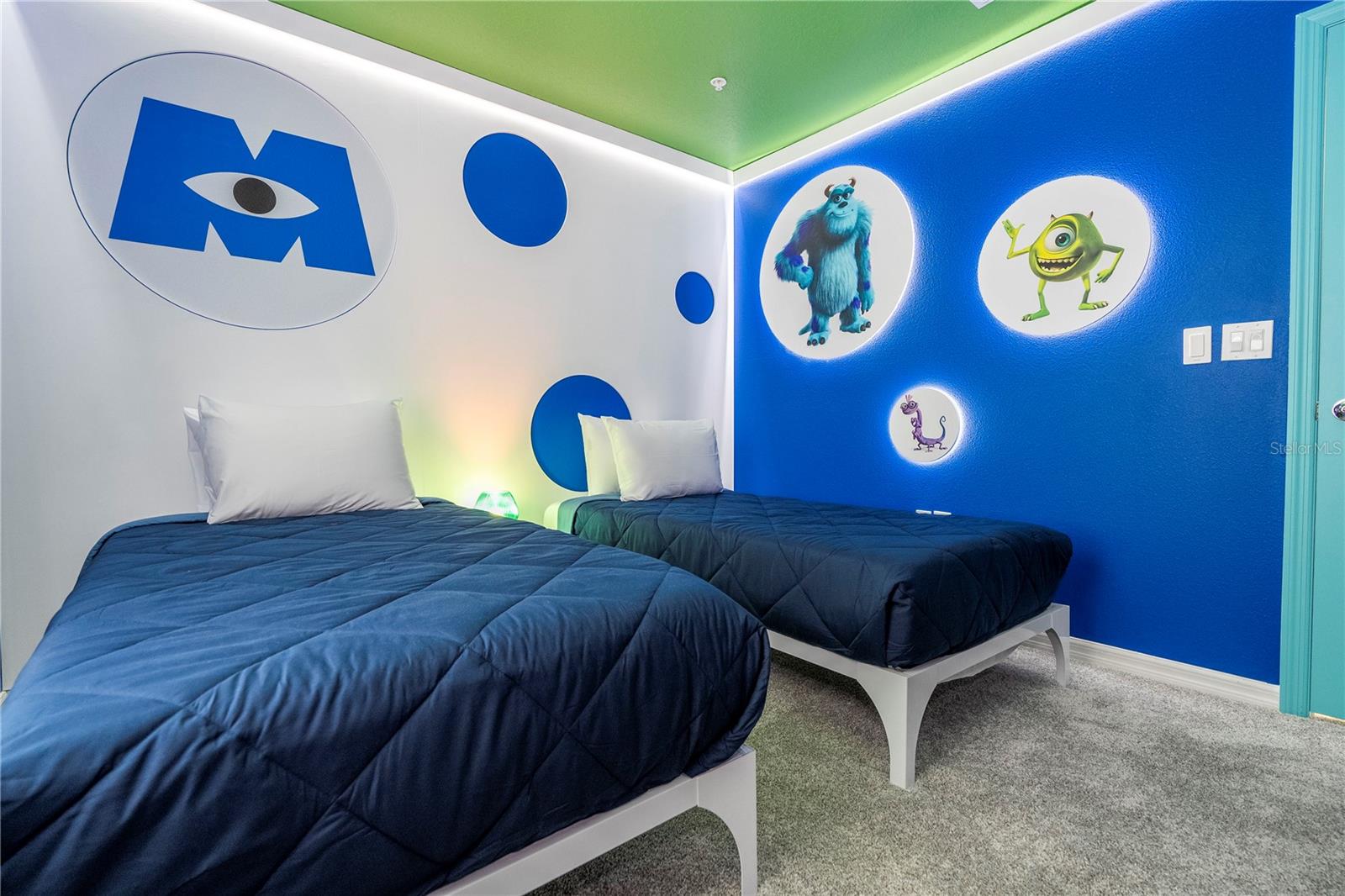 WINDSOR CAY - Residential