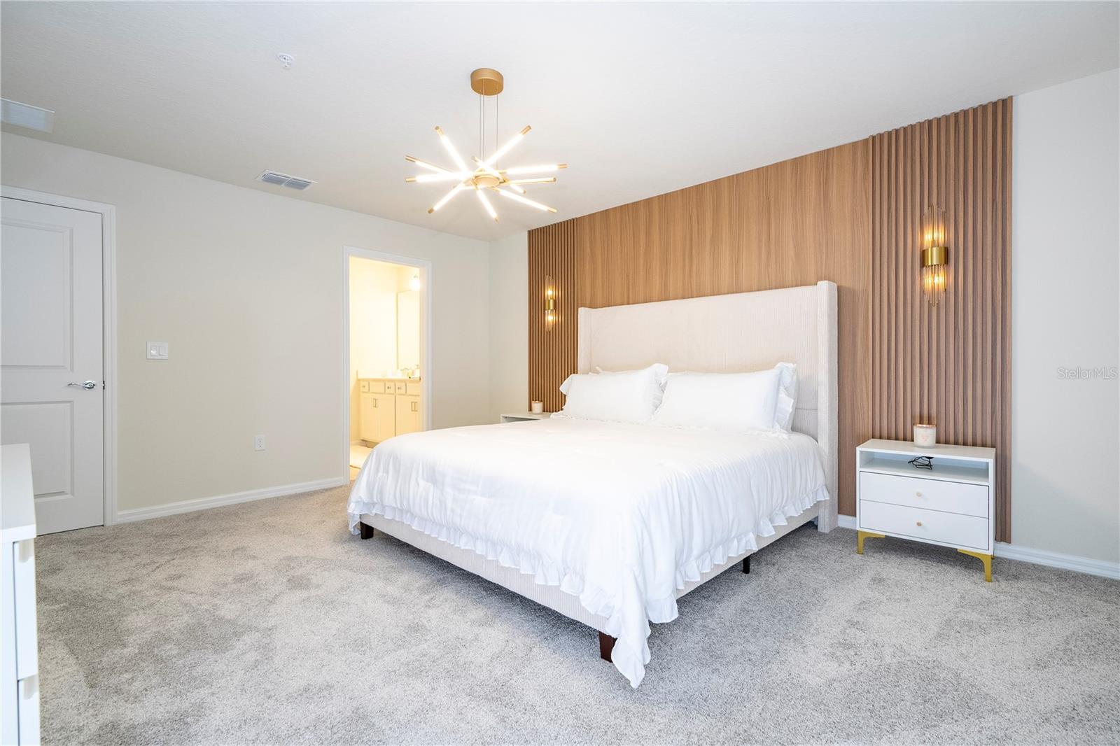 WINDSOR CAY - Residential