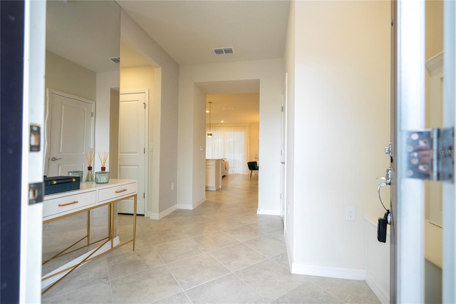 WINDSOR CAY - Residential