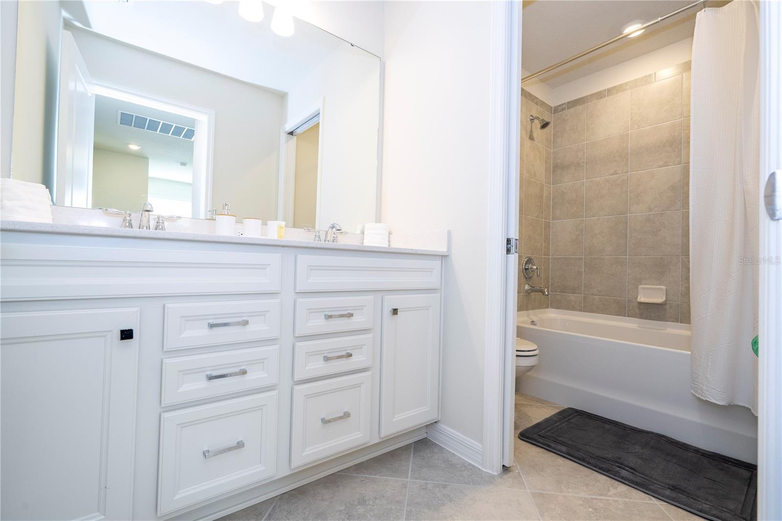 WINDSOR CAY - Residential