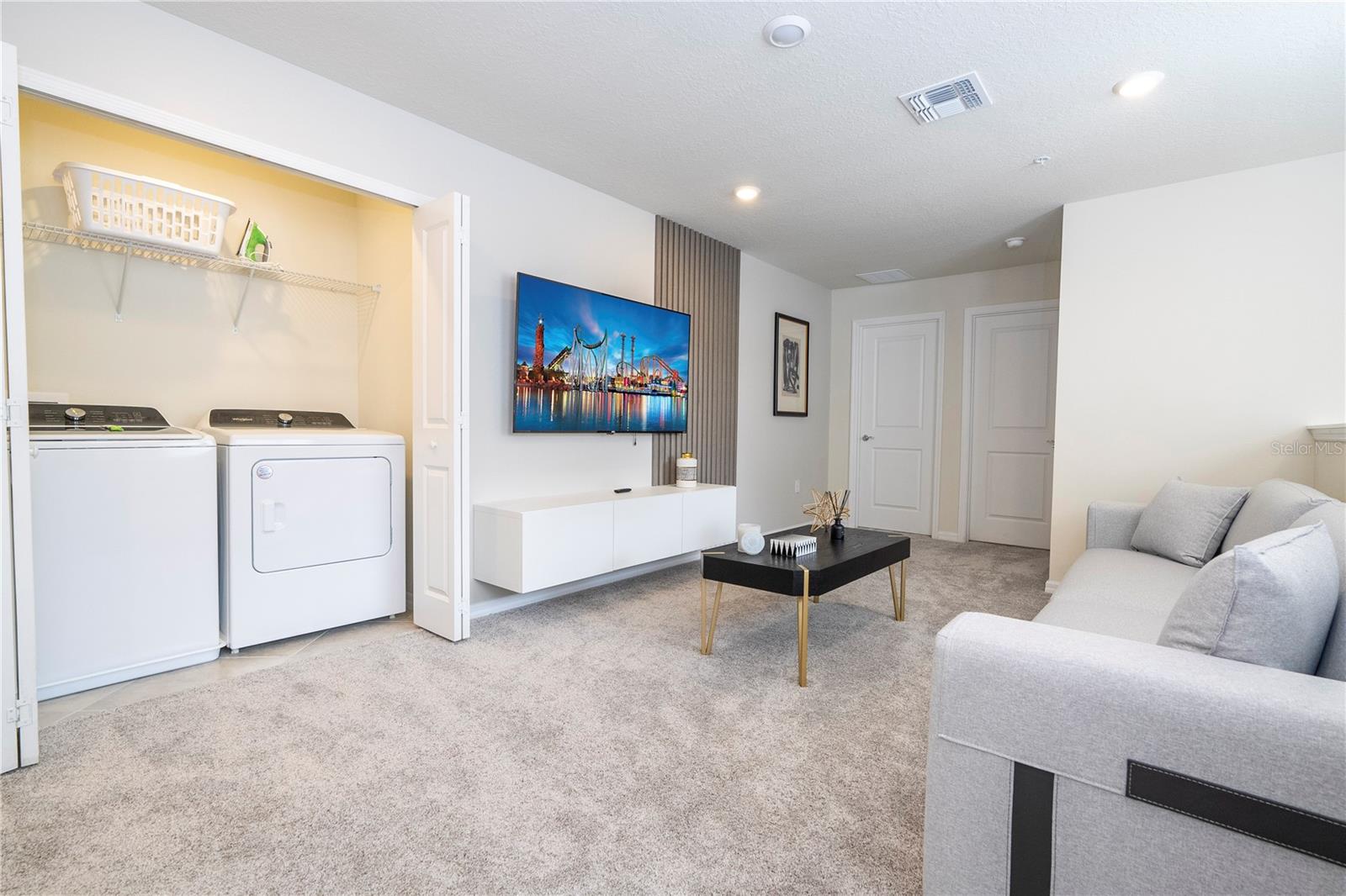 WINDSOR CAY - Residential