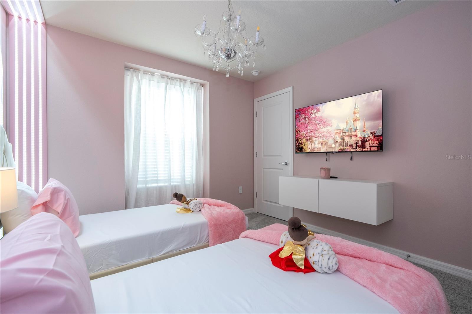 WINDSOR CAY - Residential